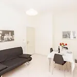 Re Di House * Rome
